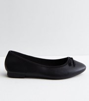 New Look Extra Wide Fit Black Leather-Look Bow Front Ballerina Pumps